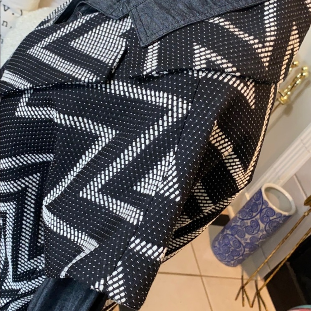 The Top Layer Beautiful Zigzag Jacket! - image 4